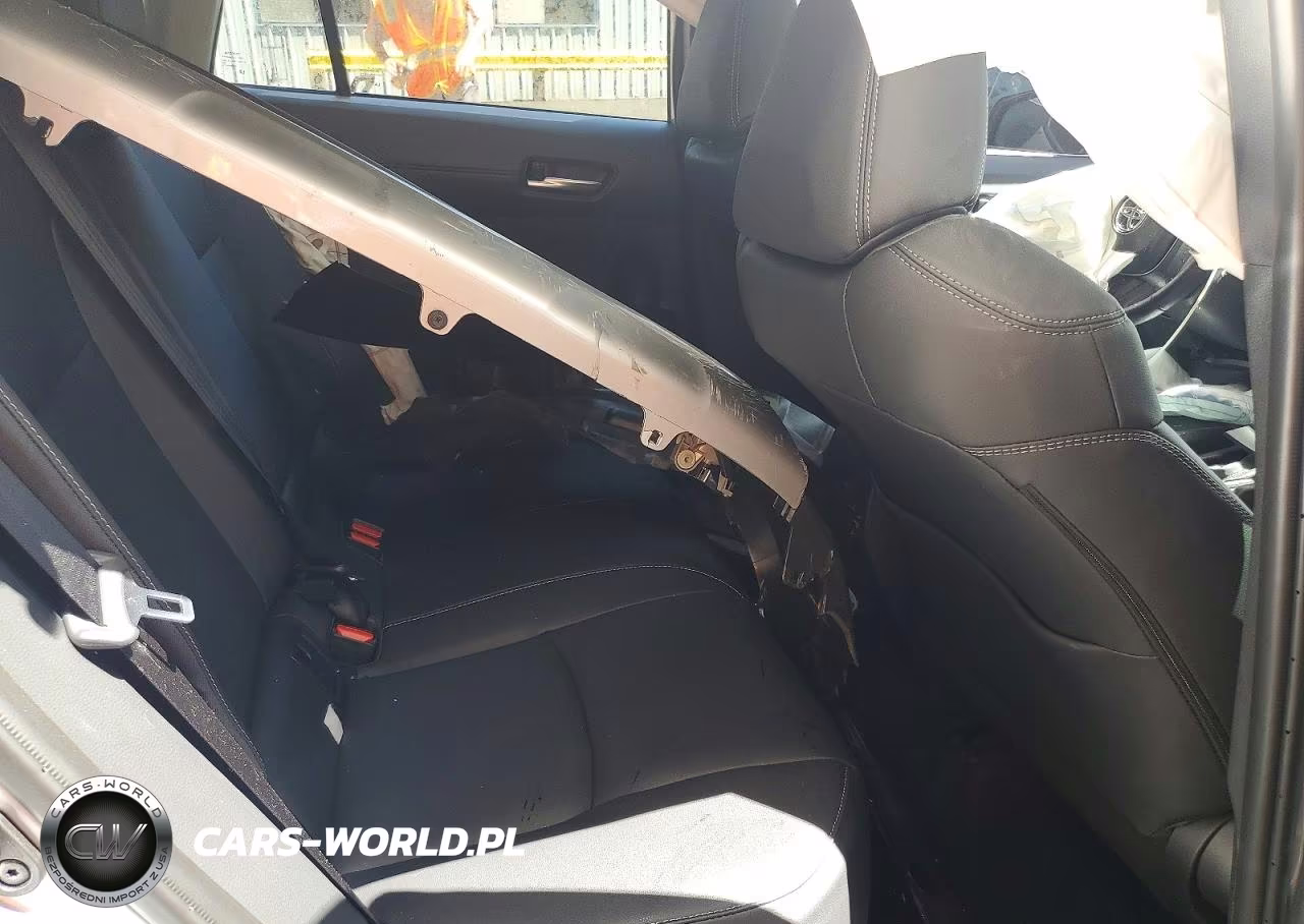 2025 Toyota Corolla Cross Xle VIN:7MUDAABG5SV140694 - 10