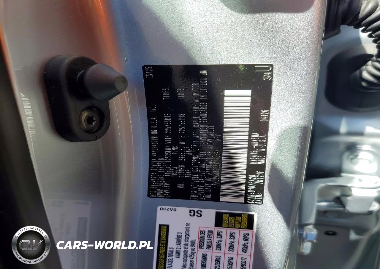 2025 Toyota Corolla Cross Xle VIN:7MUDAABG5SV140694 - 12