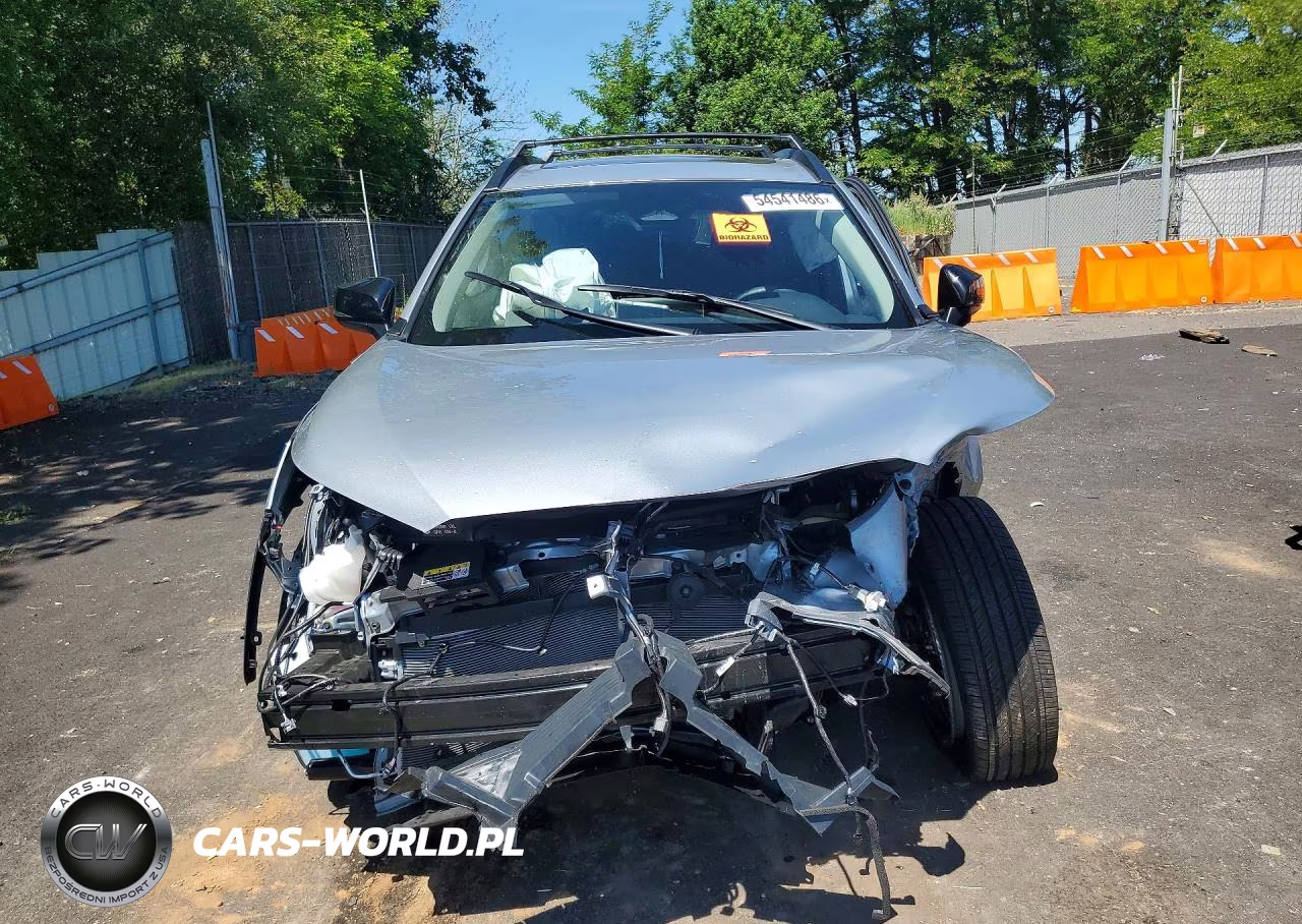 2025 Toyota Corolla Cross Xle VIN:7MUDAABG5SV140694 - 5