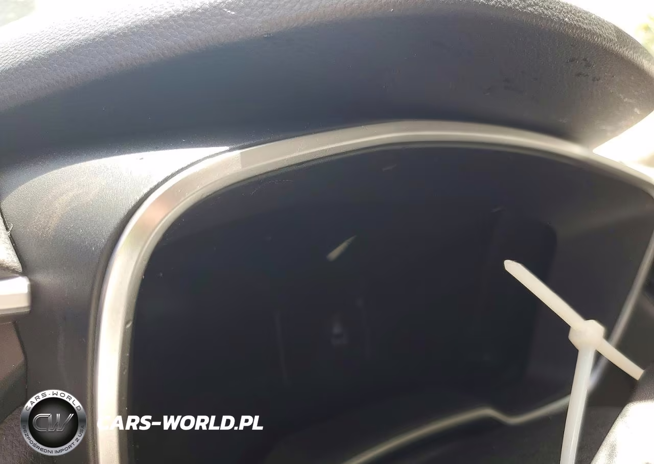2025 Toyota Corolla Cross Xle VIN:7MUDAABG5SV140694 - 9
