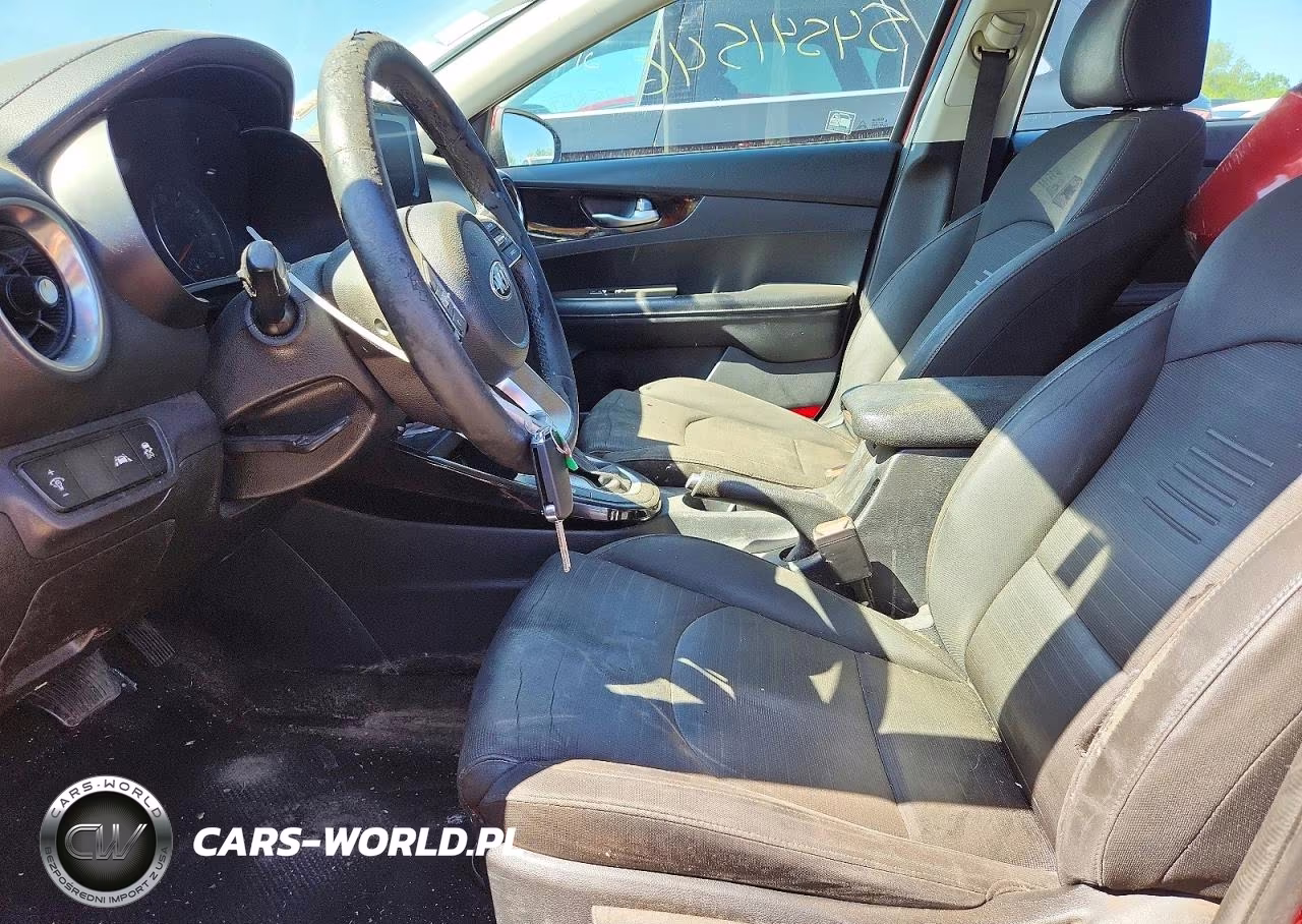 2019 Kia Forte S VIN:3KPF34AD7KE013140 - 7