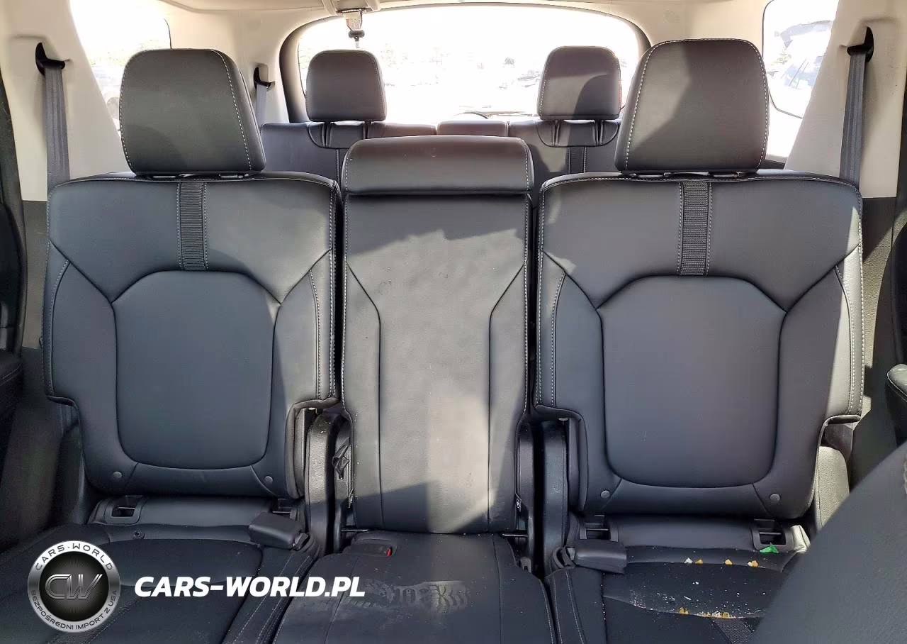 2023 Honda Pilot Touring VIN:5FNYG1H78PB030395 - 10