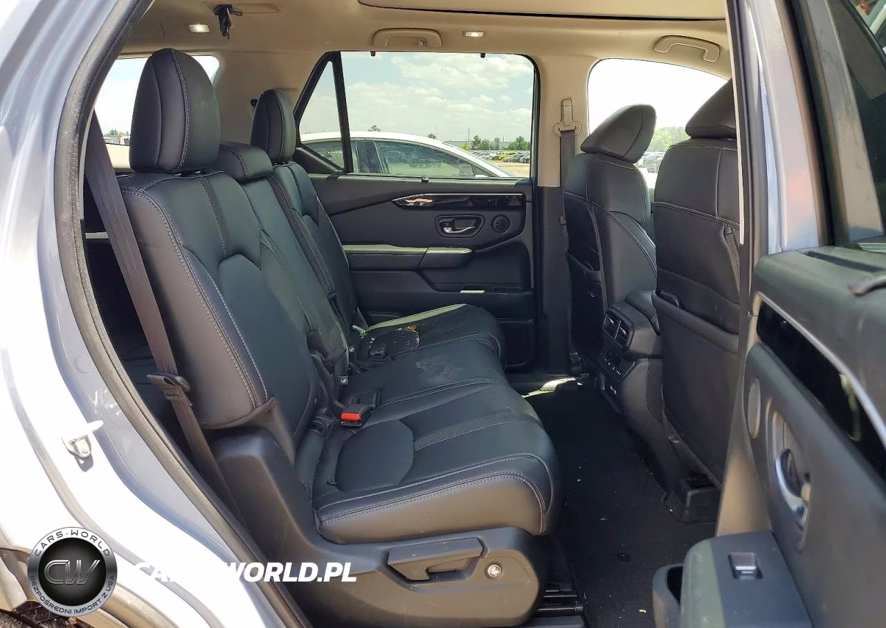 2023 Honda Pilot Touring VIN:5FNYG1H78PB030395 - 11