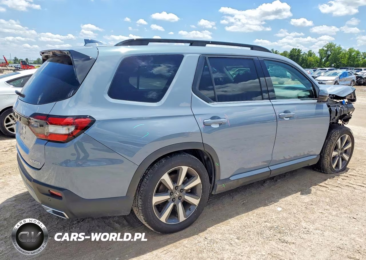 2023 Honda Pilot Touring VIN:5FNYG1H78PB030395 - 3