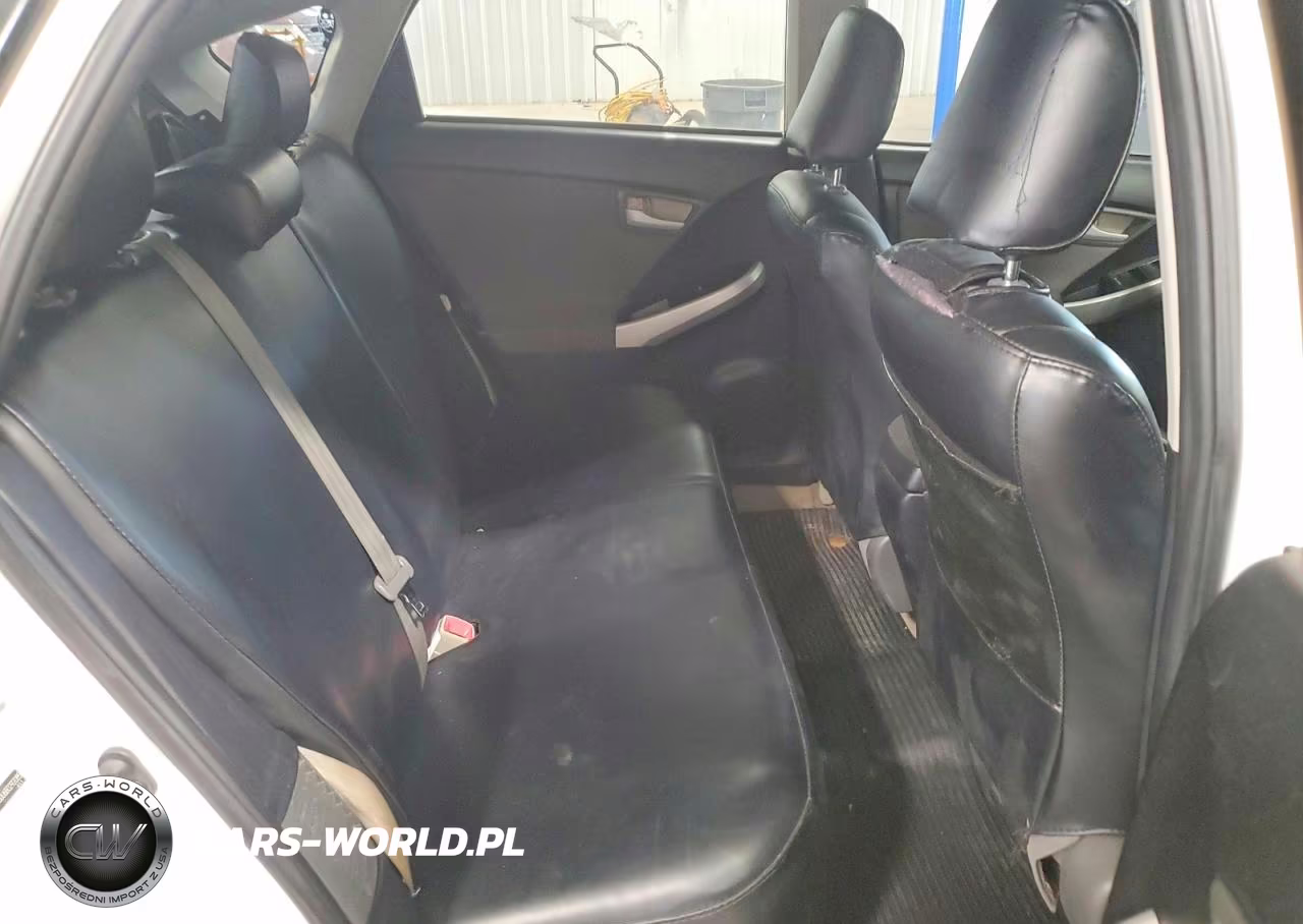 2011 Toyota Prius Two VIN:JTDKN3DU6B0292085 - 11