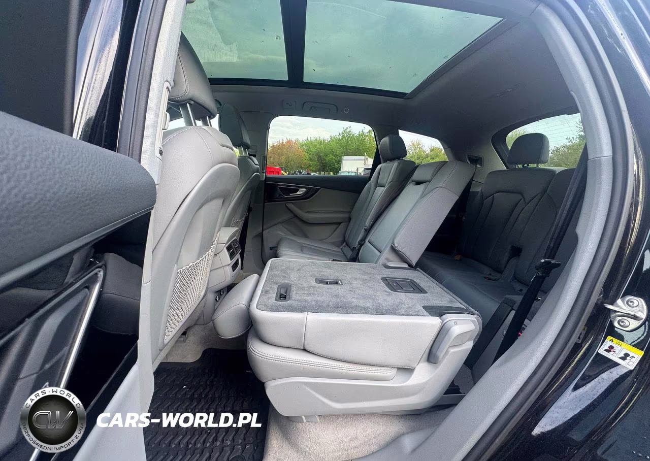 2019 Audi Q7 Premium Plus VIN:WA1LAAF7XKD008245 - 11