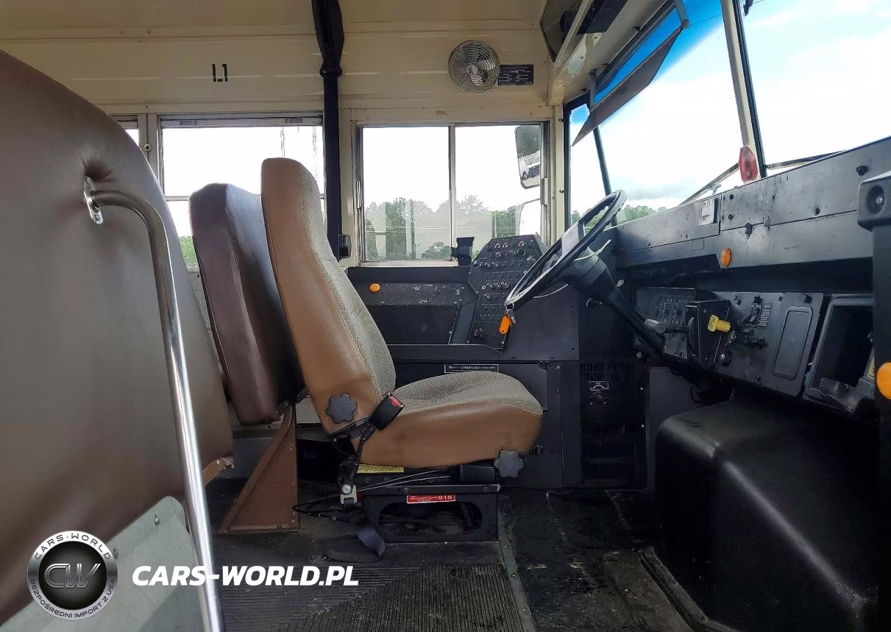 1998 International 3000 3800 VIN:1HVBBAAN4WH621362 - 5