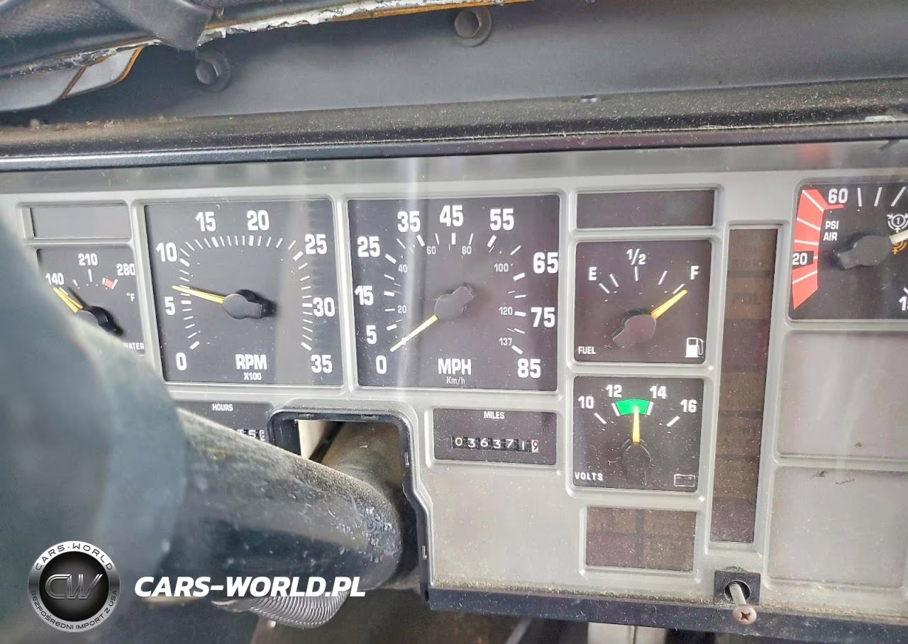1998 International 3000 3800 VIN:1HVBBAAN4WH621362 - 8