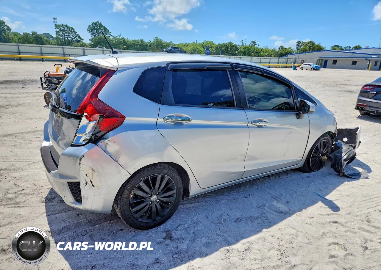 2015 Honda Fit Lx VIN:3HGGK5H50FM771779 - 3