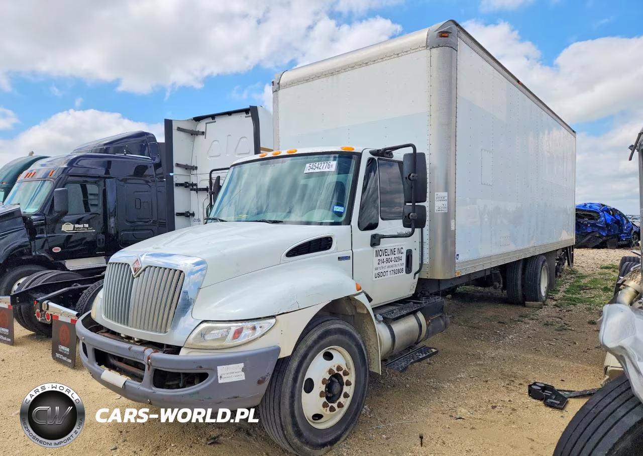 2011 International 4300 Box Truck