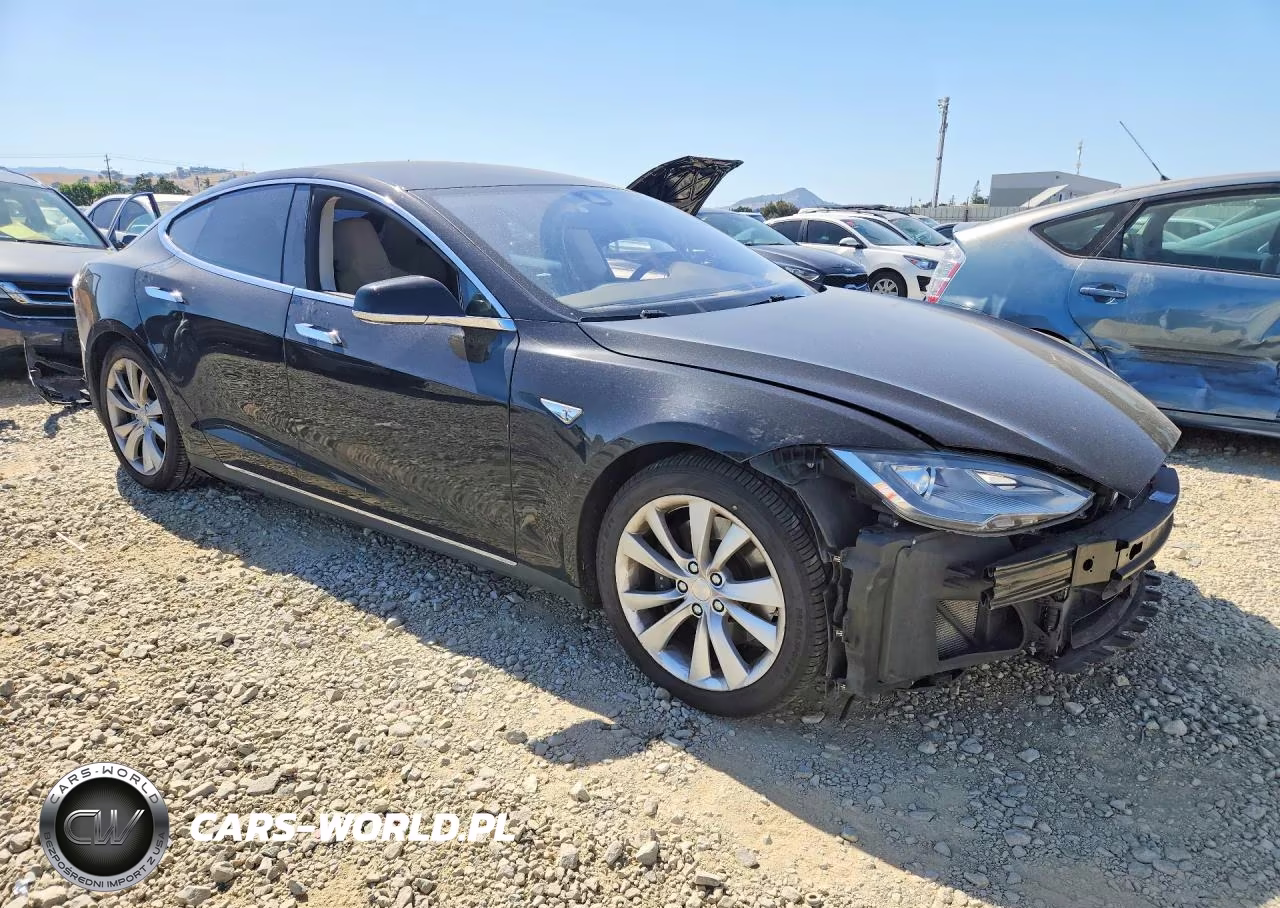 2015 Tesla Model S VIN:5YJSA1S23FF082729 - 4