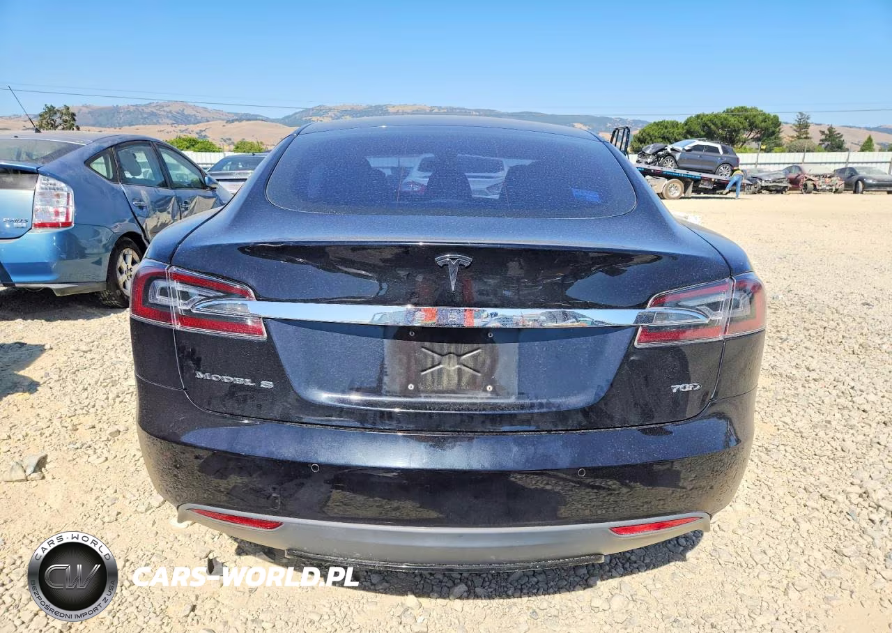 2015 Tesla Model S VIN:5YJSA1S23FF082729 - 6