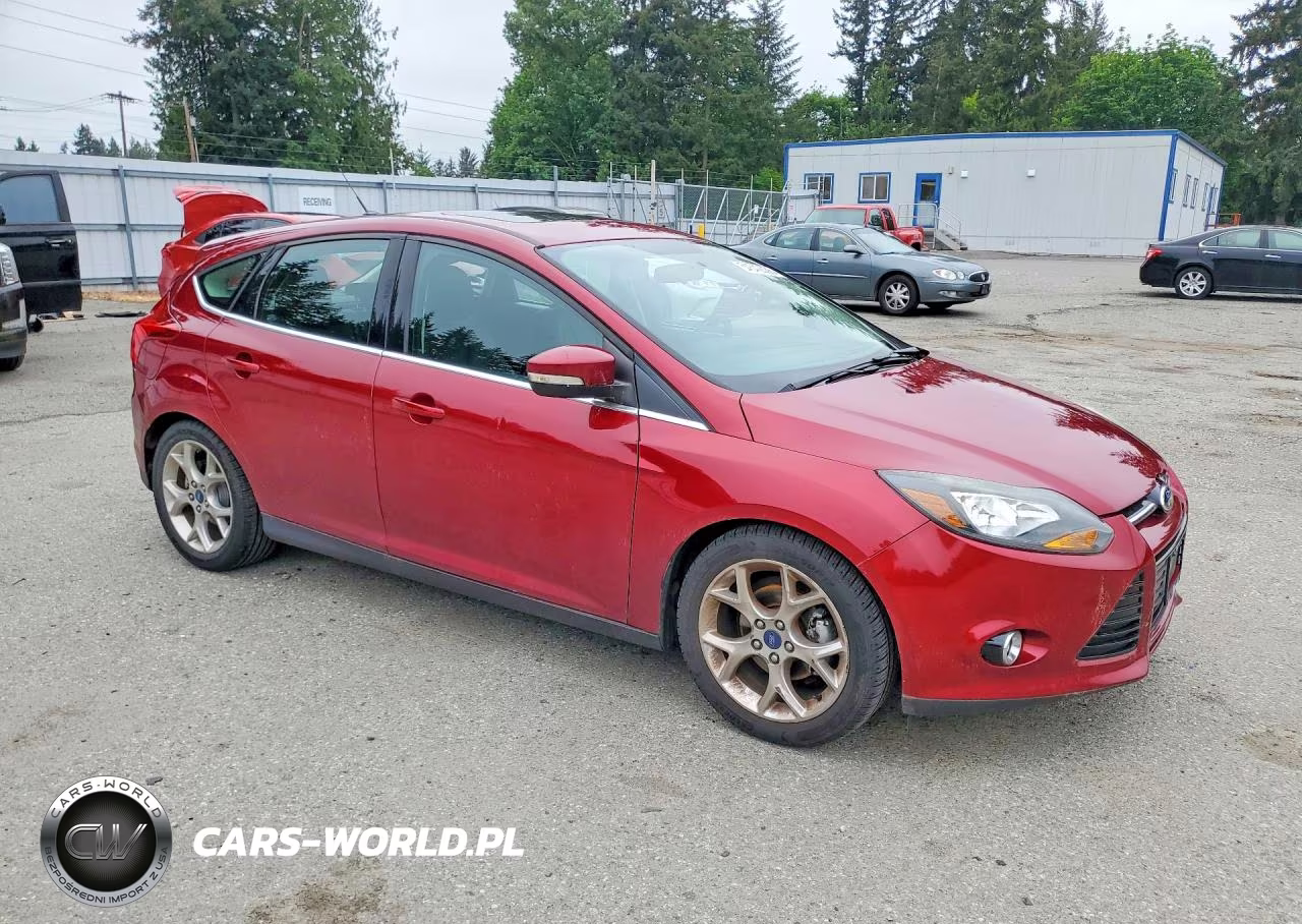 2014 Ford Focus Titanium VIN:1FADP3N23EL255245 - 4