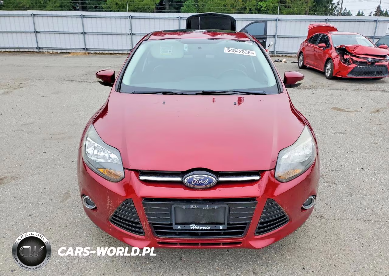2014 Ford Focus Titanium VIN:1FADP3N23EL255245 - 5