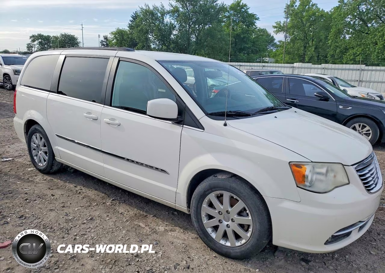 2013 Chrysler Town & Country Touring VIN:2C4RC1BG9DR675484 - 4