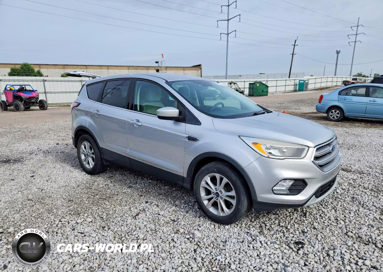 2017 Ford Escape Se VIN:1FMCU0GD2HUE24693 - 4