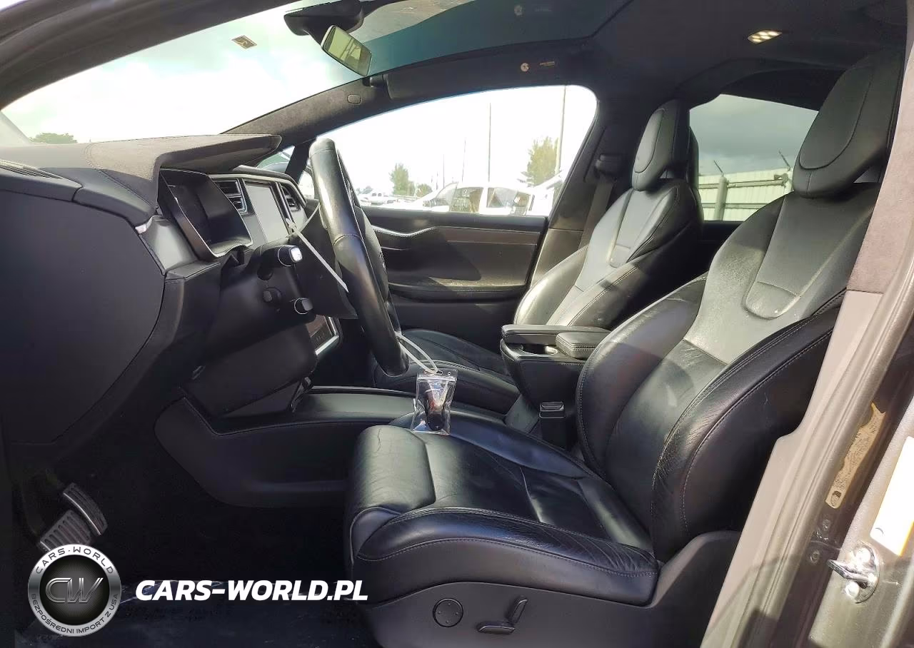 2017 Tesla Model X VIN:5YJXCDE29HF052215 - 7