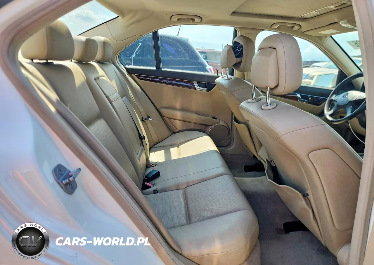 2010 Mercedes-Benz C 300 4Matic VIN:WDDGF8BB7AR123159 - 10