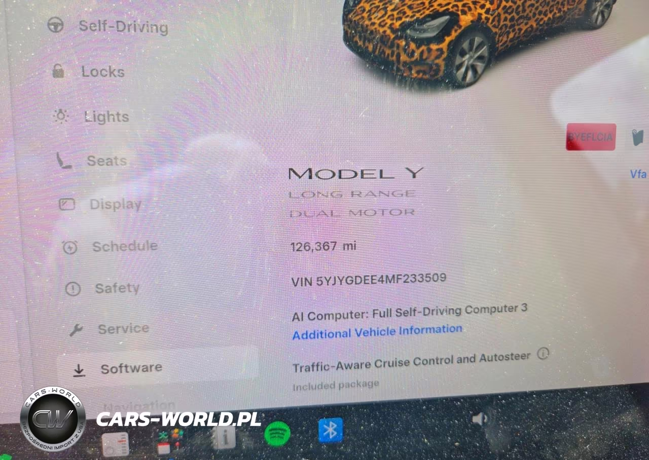 2021 Tesla Model Y VIN:5YJYGDEE4MF233509 - 8