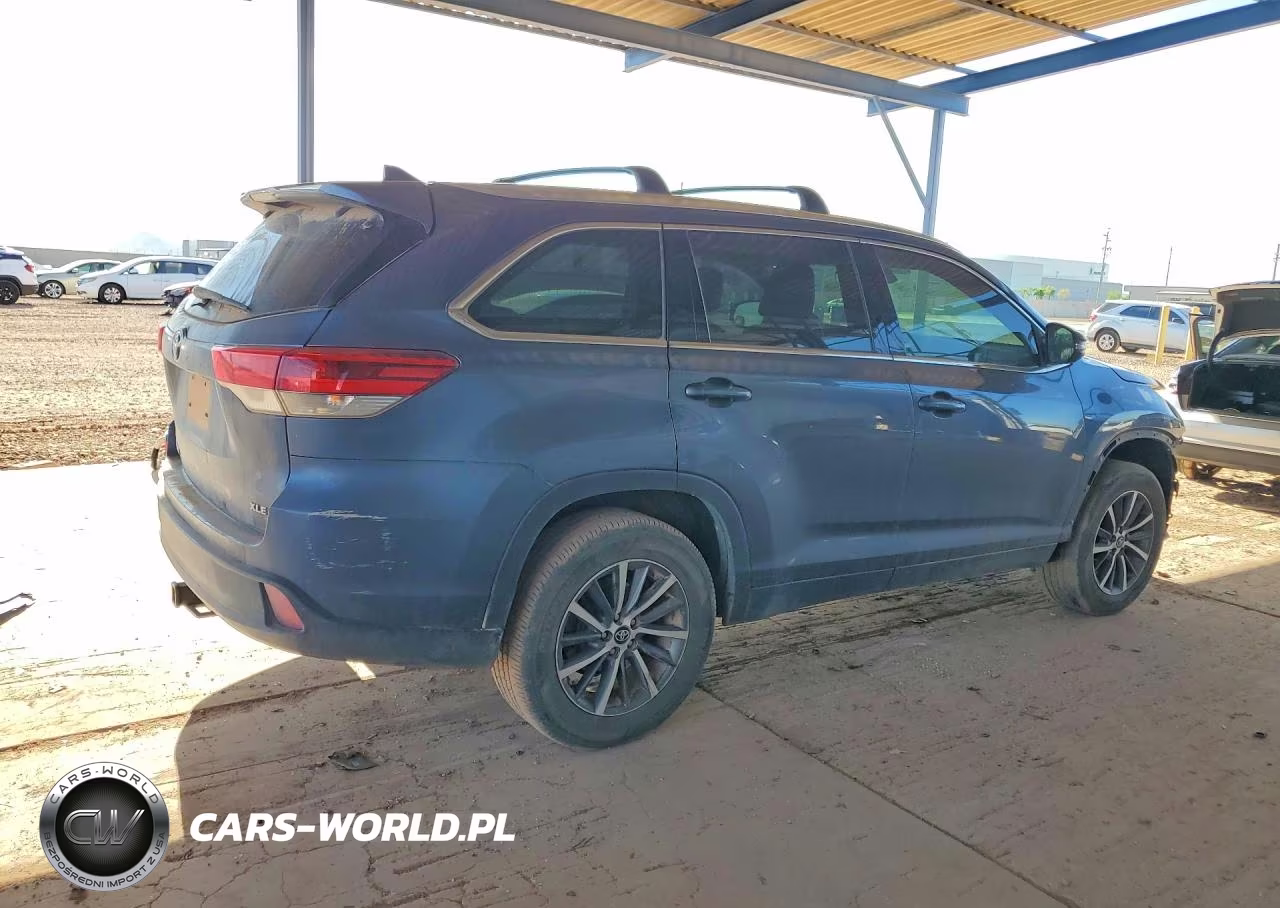 2017 Toyota Highlander Xle VIN:5TDKZRFH8HS217336 - 3