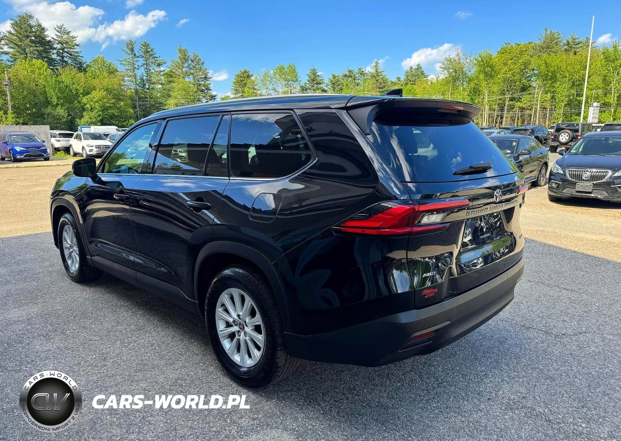 2024 Toyota Grand Highlander Xle VIN:5TDAAAB55RS007973 - 3