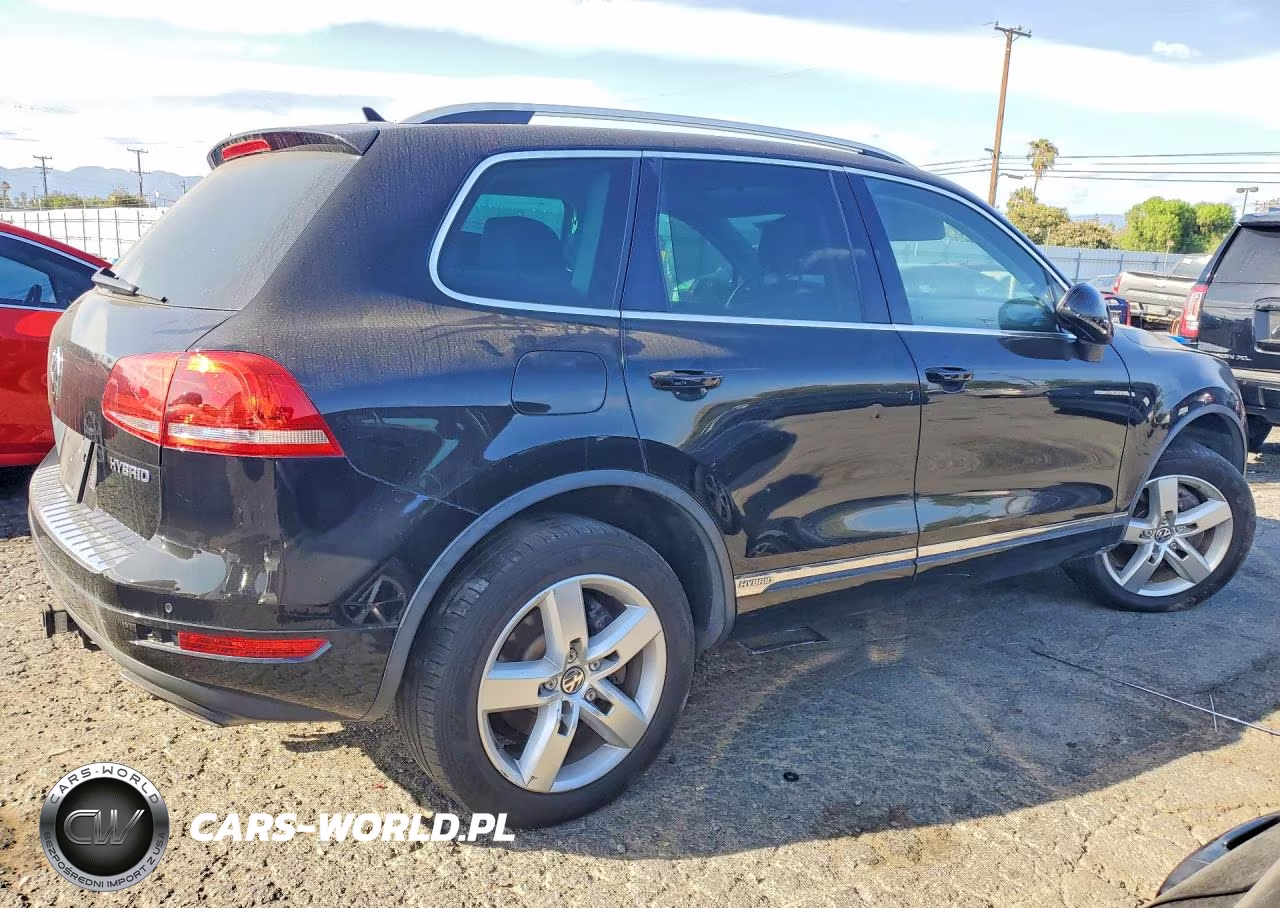 2011 Volkswagen Touareg Hybrid VIN:WVGFG9BPXBD003385 - 3