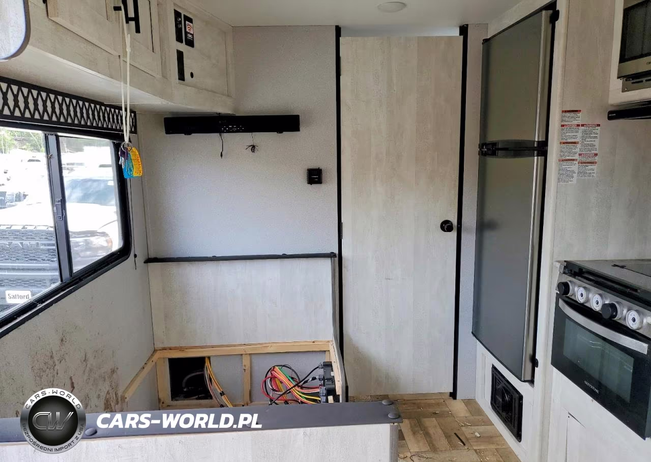 2022 Forest River Shasta Camper VIN:5ZT2SSGC9NE018715 - 6