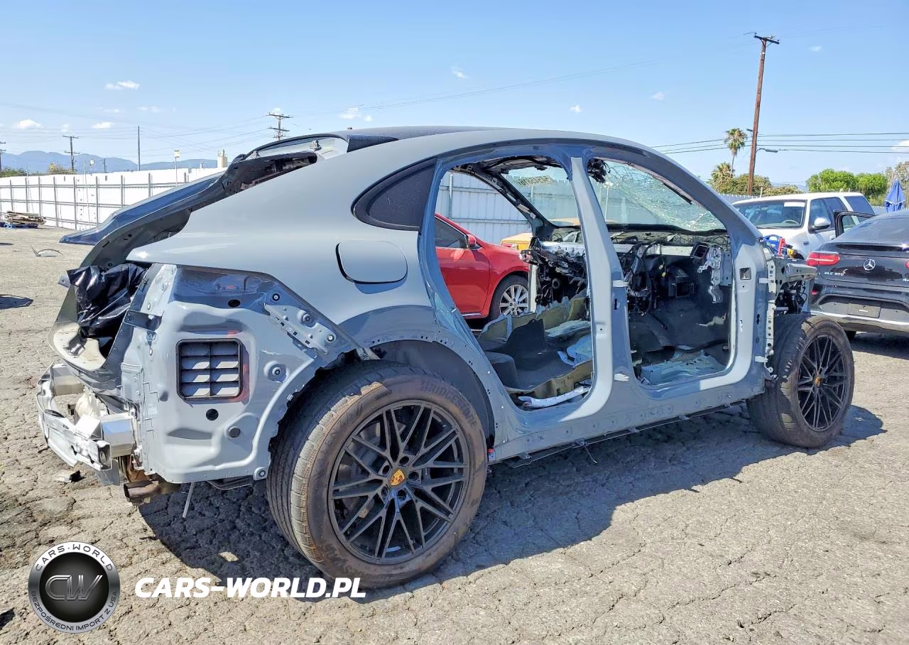 2024 Porsche Cayenne Coupe VIN:WP1BA2AYXRDA54268 - 3