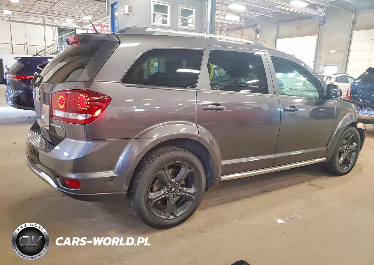 2018 Dodge Journey Crossroad VIN:3C4PDDGG2JT269523 - 3