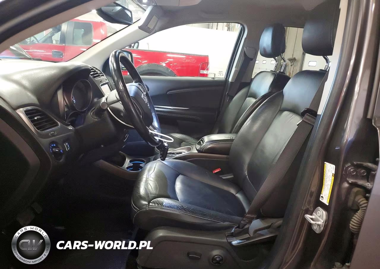 2018 Dodge Journey Crossroad VIN:3C4PDDGG2JT269523 - 7