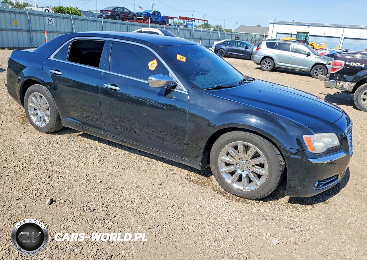 2013 Chrysler 300C VIN:2C3CCAET4DH507891 - 4