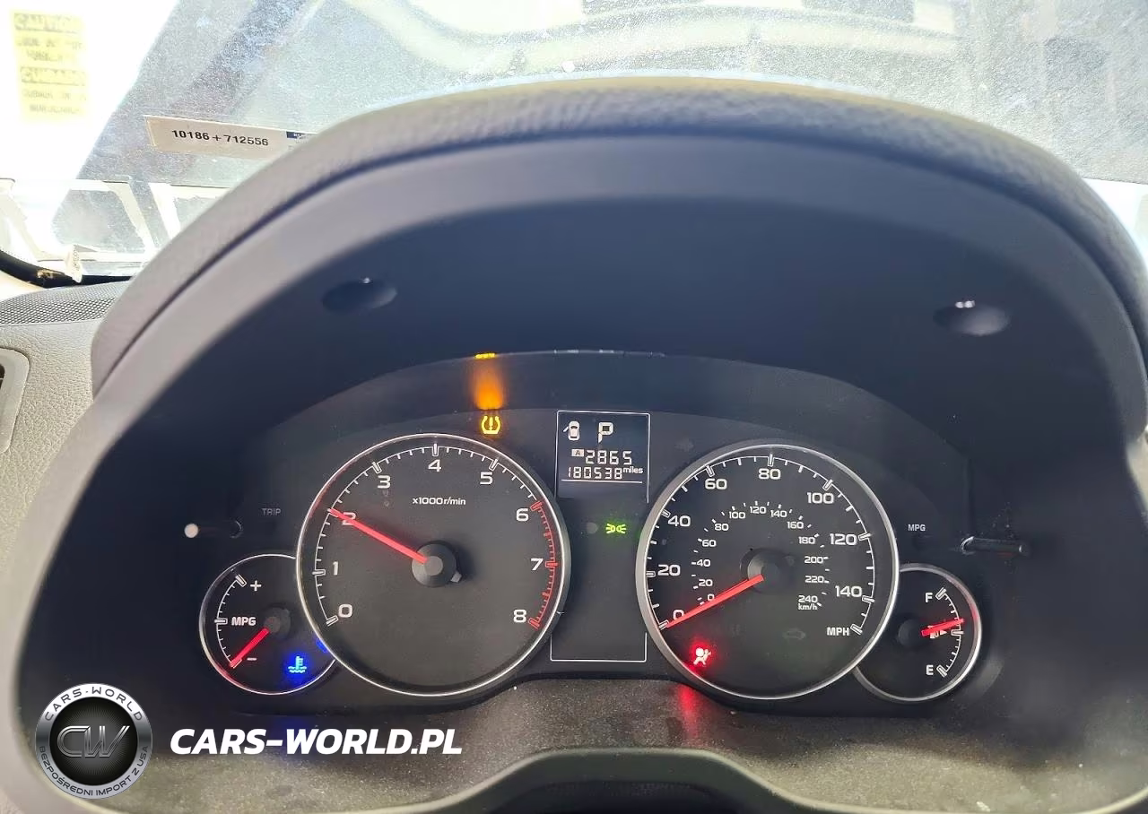 2014 Subaru Outback 2.5I Premium VIN:4S4BRBCC1E3242877 - 9