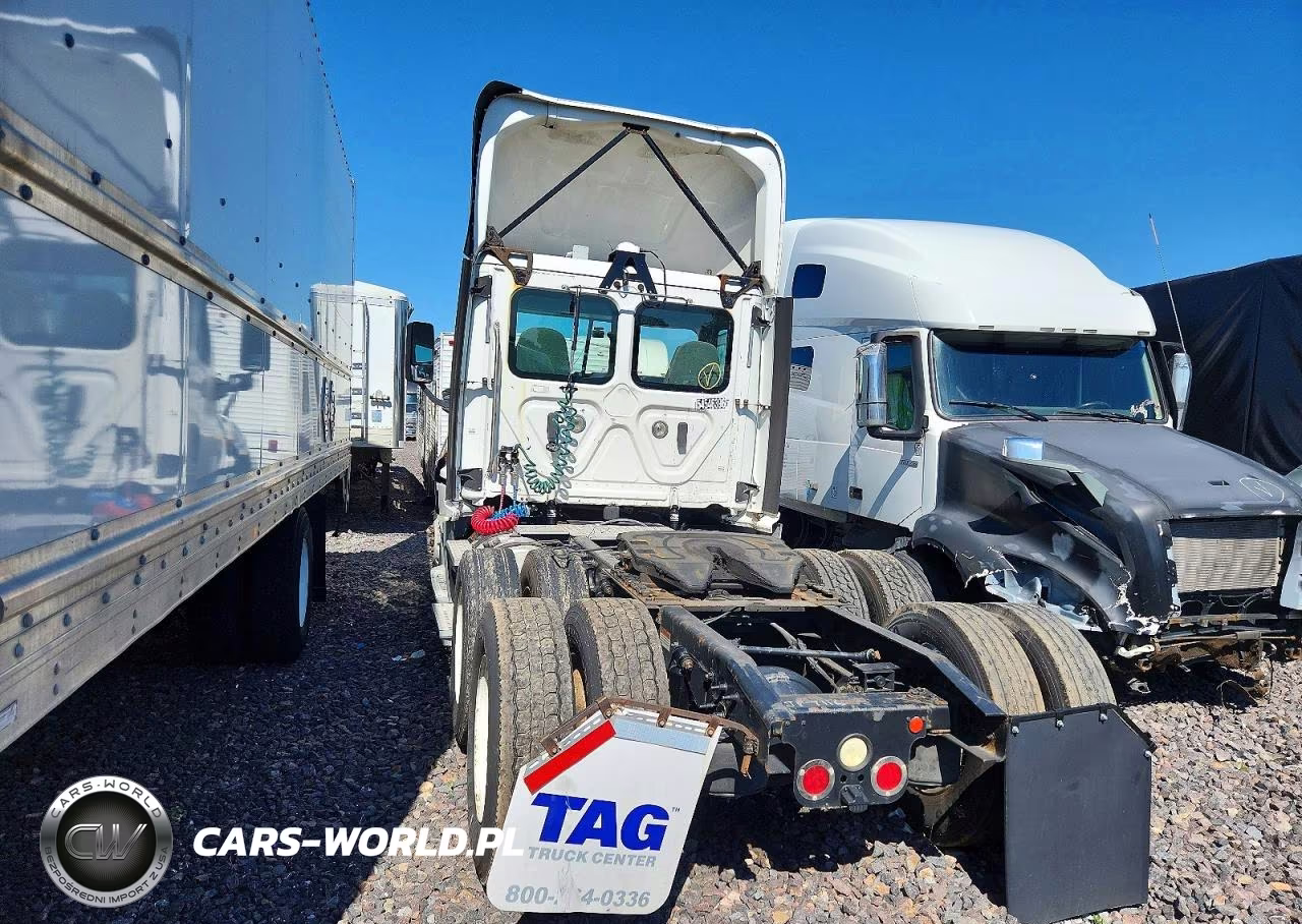 2018 Freightliner Cascadia 125 Semi Truck VIN:1FUJGEDV8JLJP7116 - 3