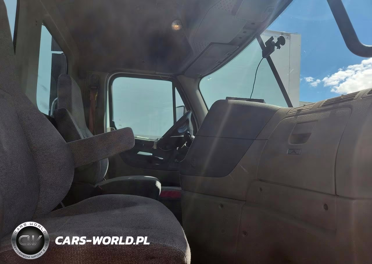 2018 Freightliner Cascadia 125 Semi Truck VIN:1FUJGEDV8JLJP7116 - 5