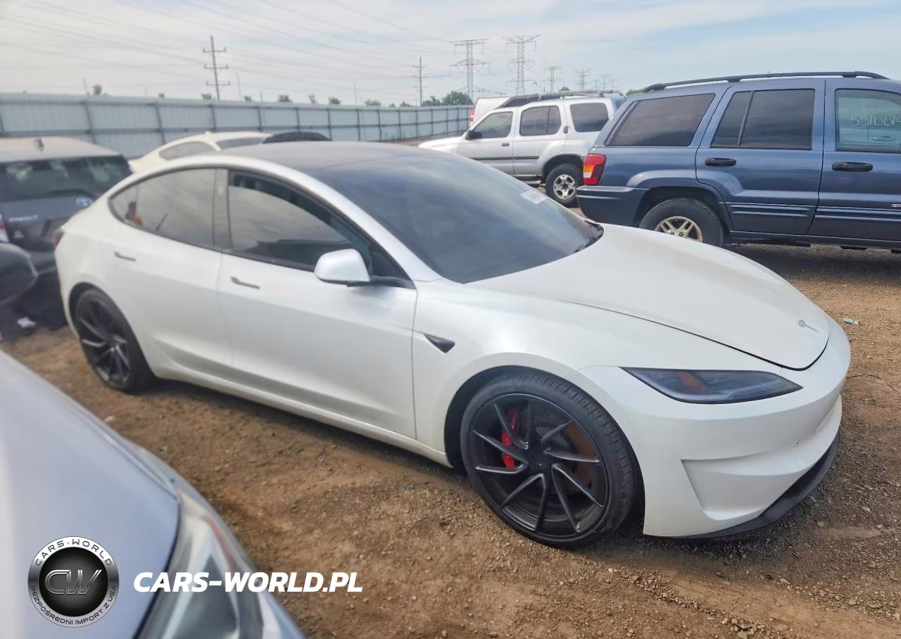 2025 Tesla Model 3 VIN:5YJ3E1ET4SF036480 - 4