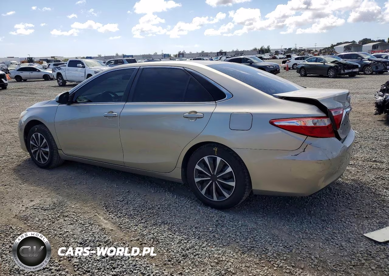 2016 Toyota Camry Le VIN:4T4BF1FK5GR517613 - 2