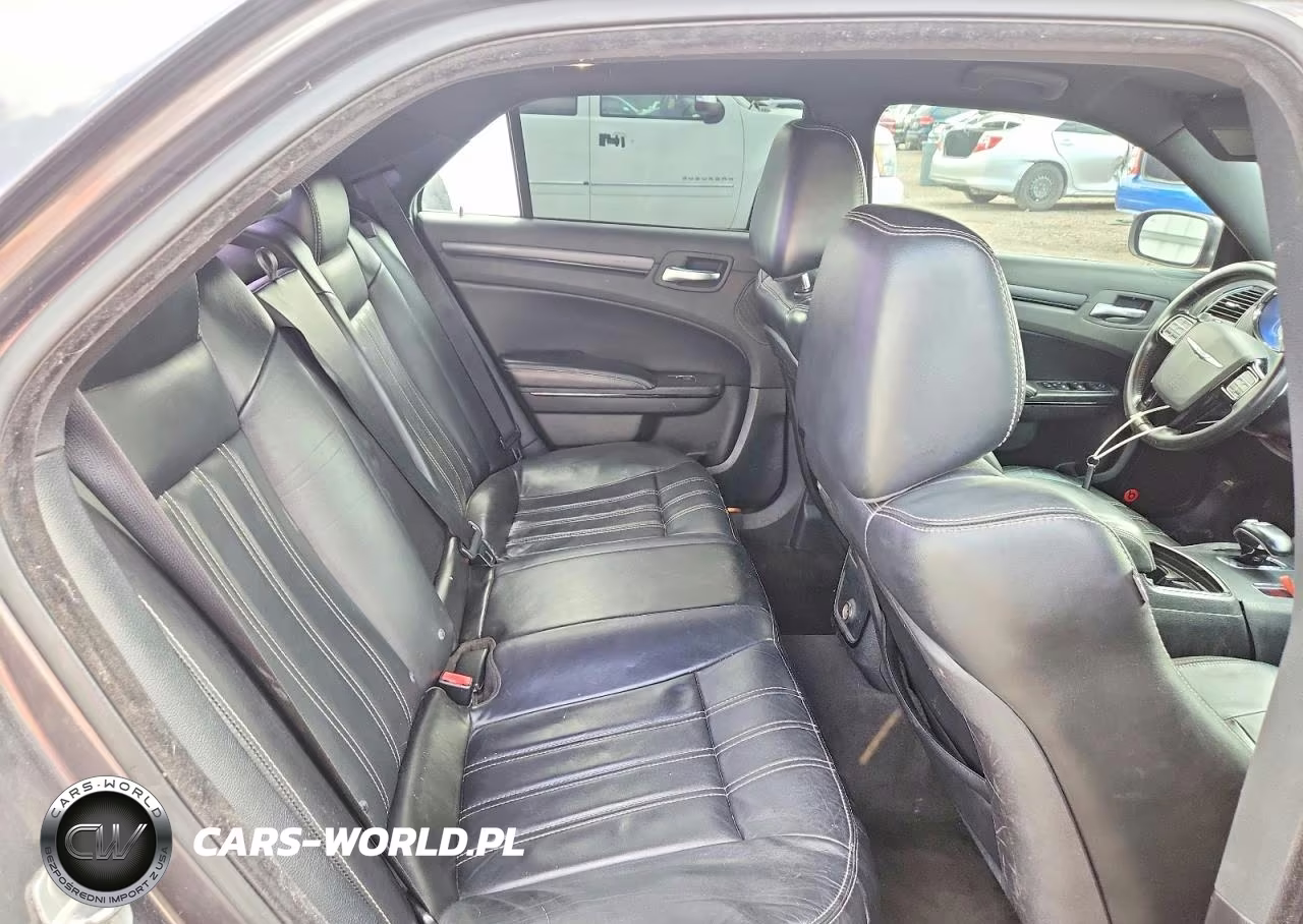 2014 Chrysler 300 S VIN:2C3CCABG8EH236908 - 10