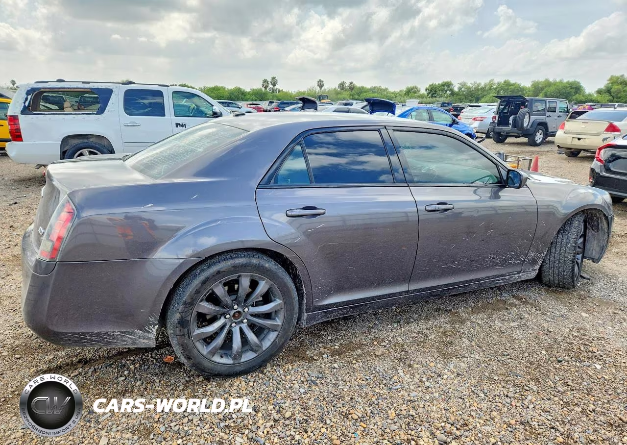 2014 Chrysler 300 S VIN:2C3CCABG8EH236908 - 3