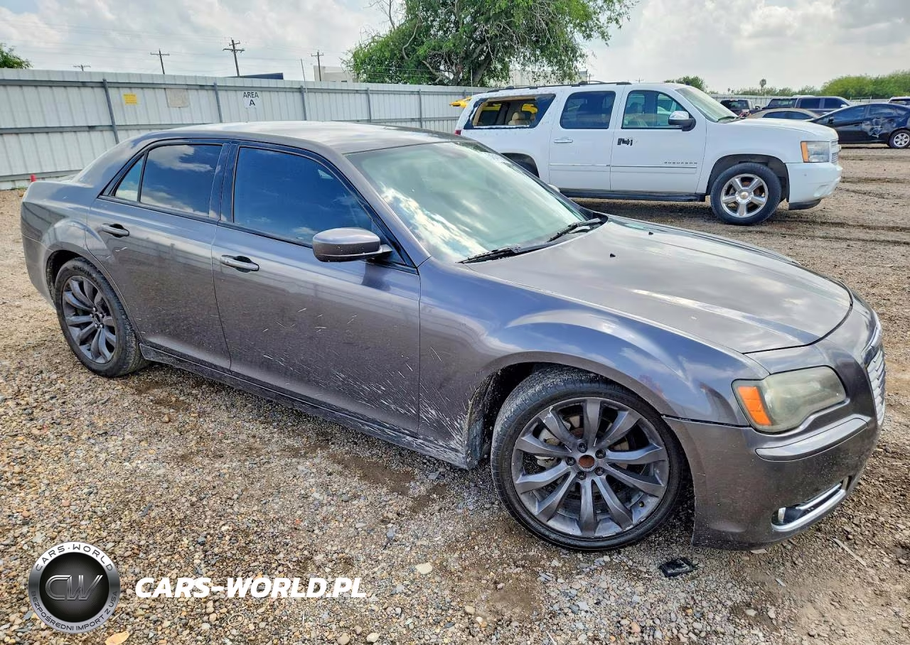 2014 Chrysler 300 S VIN:2C3CCABG8EH236908 - 4