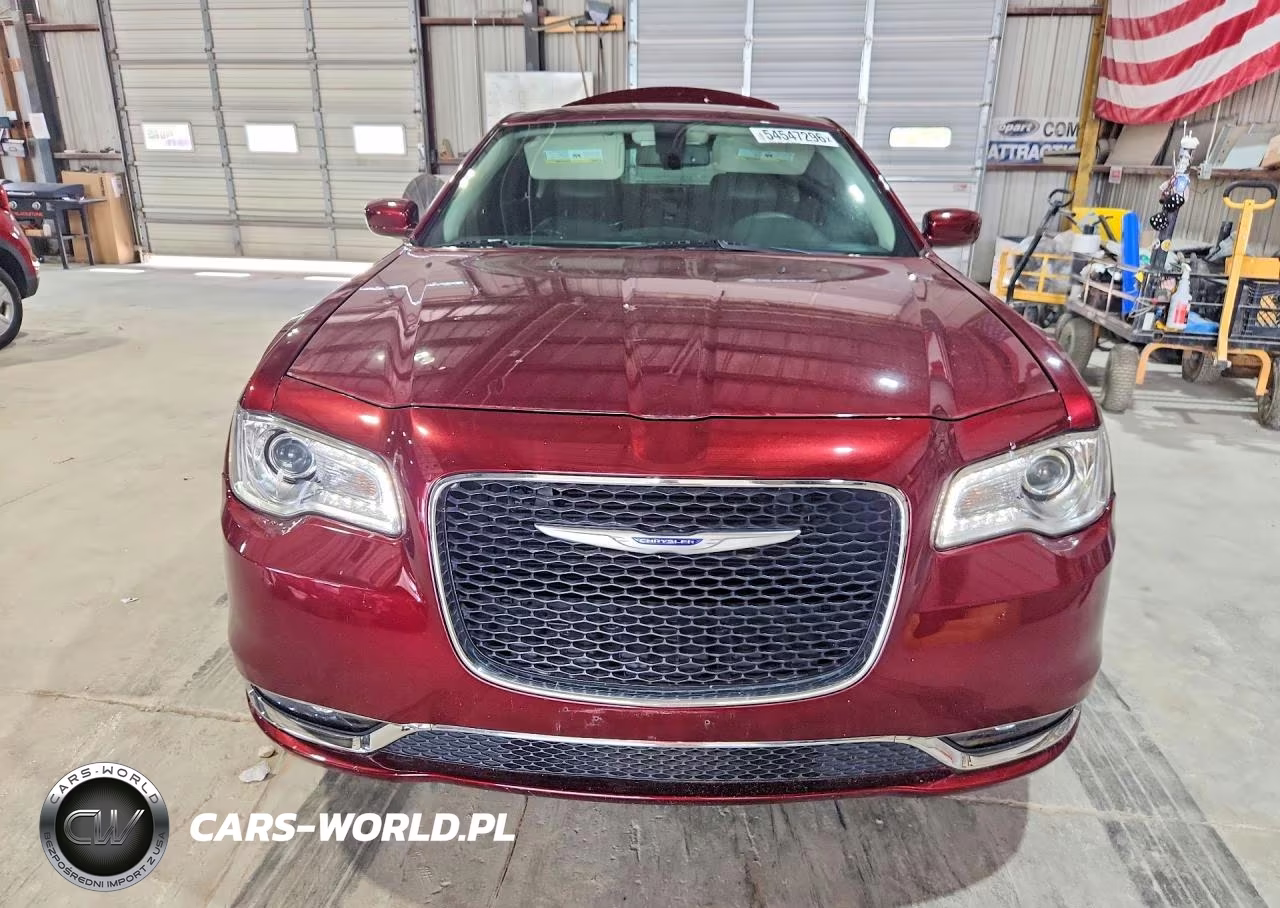 2019 Chrysler 300 Touring VIN:2C3CCAAGXKH593519 - 5