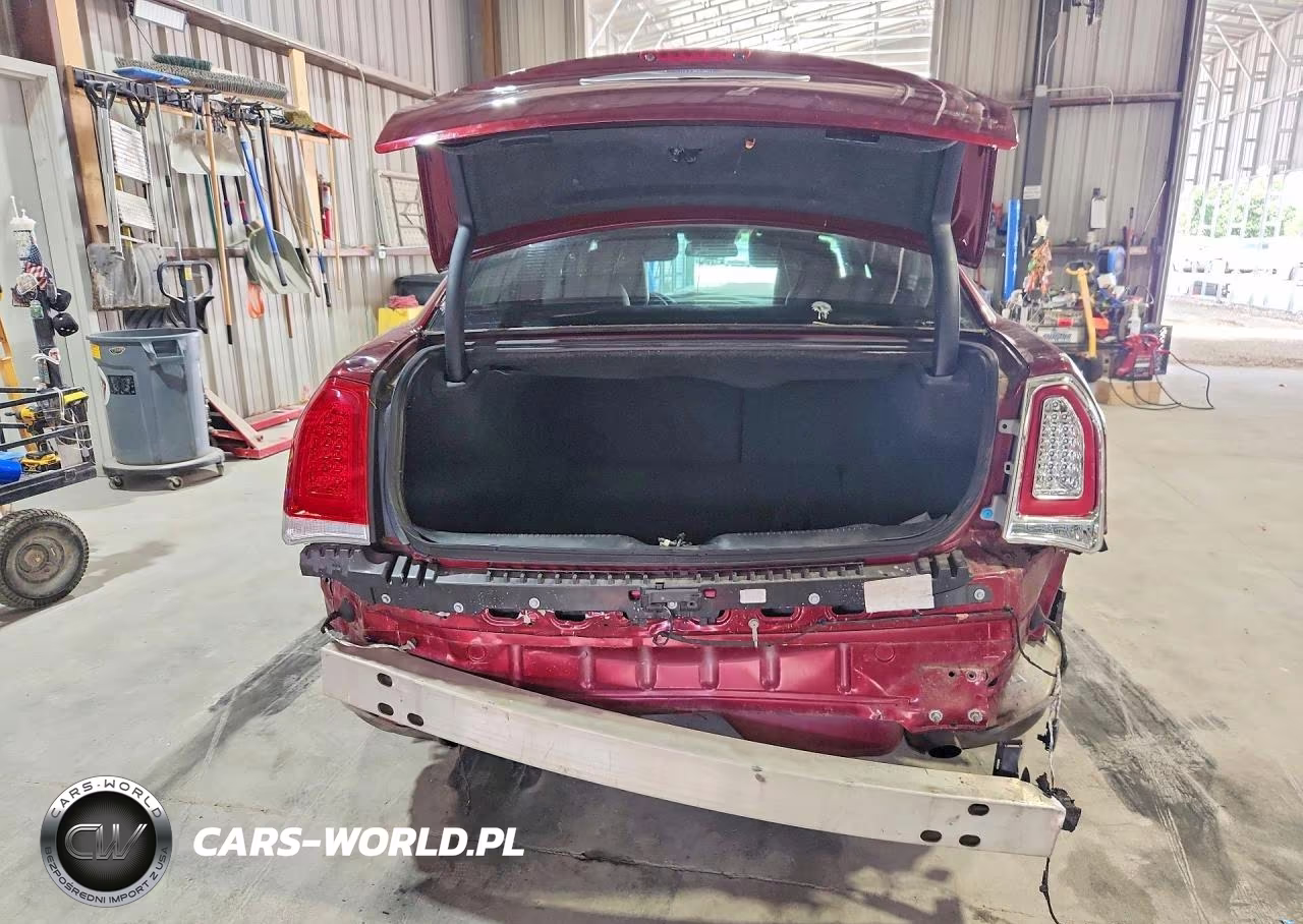 2019 Chrysler 300 Touring VIN:2C3CCAAGXKH593519 - 6