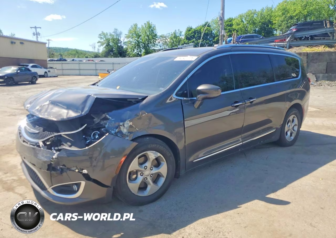 2017 Chrysler Pacifica Touring L Plus – zdjęcie 1 z 13