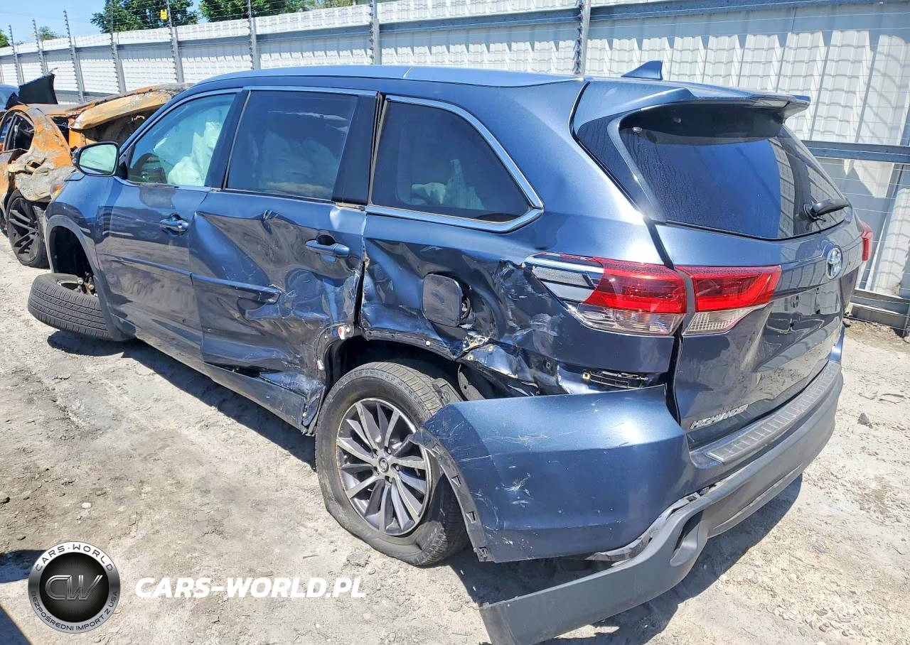 2018 Toyota Highlander Xle VIN:5TDJZRFH4JS497970 - 2