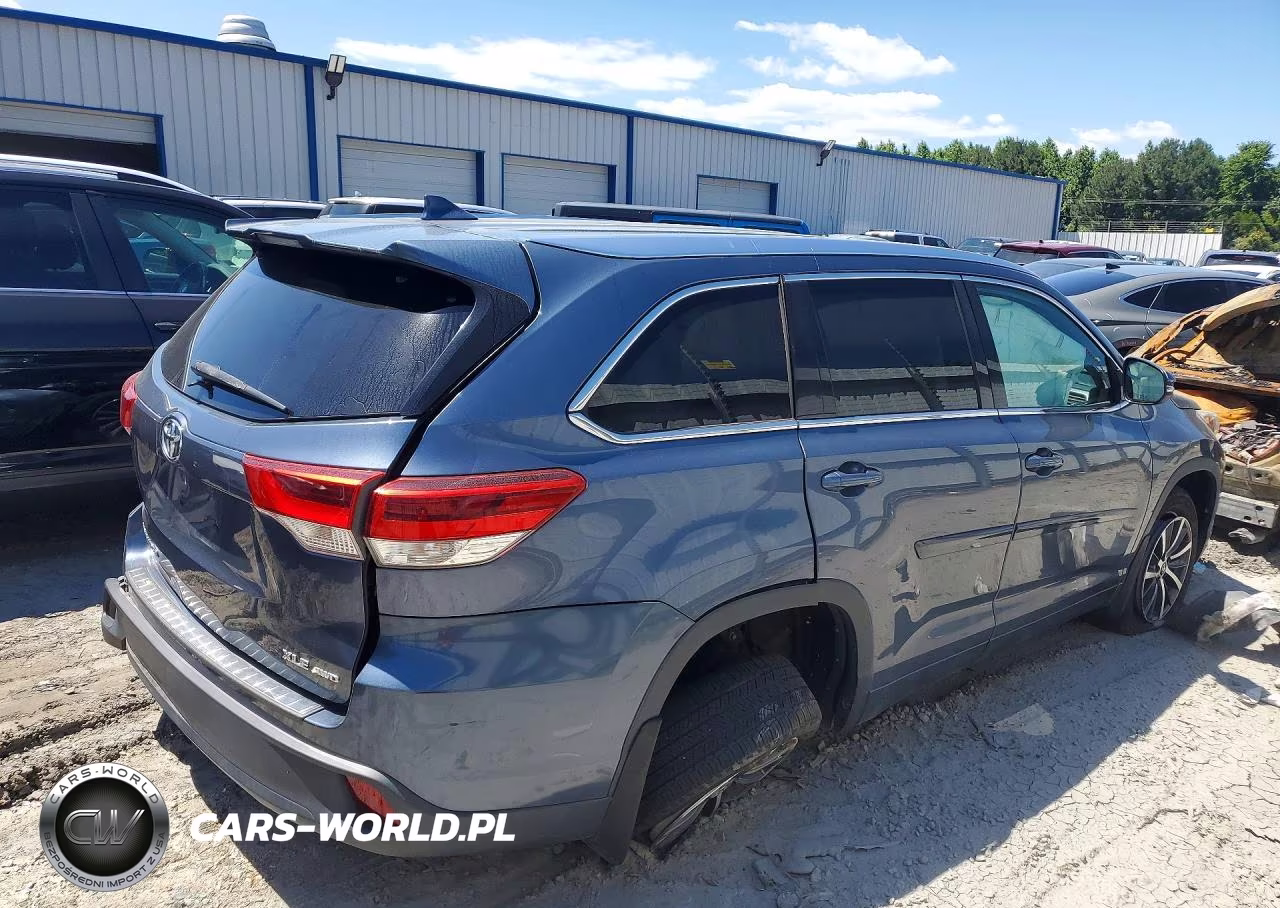 2018 Toyota Highlander Xle VIN:5TDJZRFH4JS497970 - 3