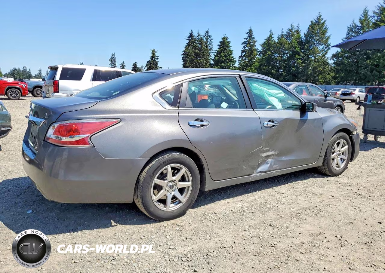 2015 Nissan Altima 2.5 S VIN:1N4AL3AP2FC102924 - 3