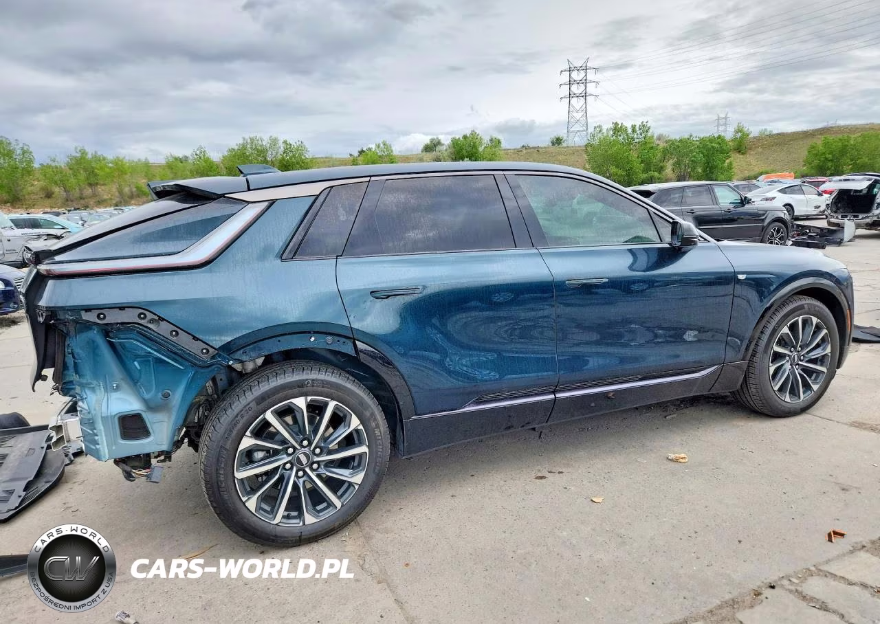 2024 Cadillac Lyriq Sport VIN:1GYKPVRL7RZ142475 - 3