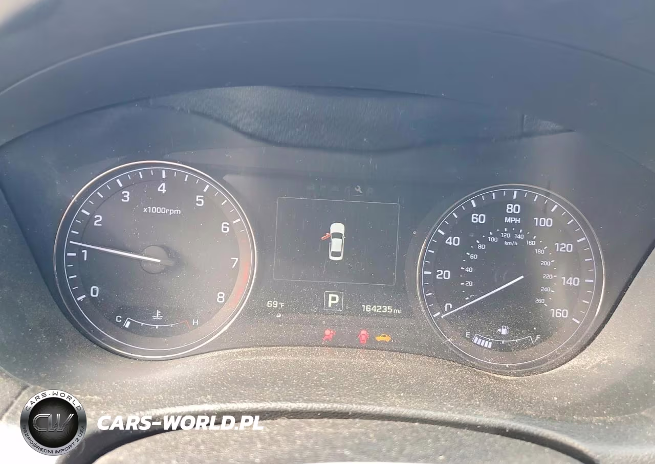 2016 Hyundai Genesis 3.8L VIN:KMHGN4JE1GU107090 - 9