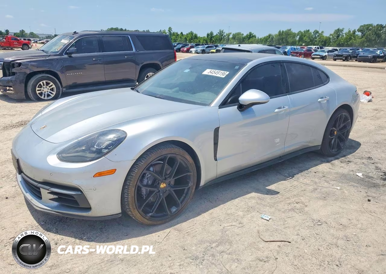 2017 Porsche Panamera 2