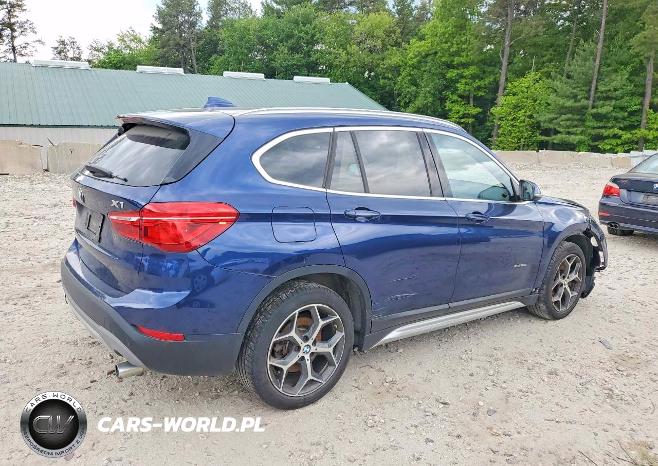 2018 BMW X1 xDrive28I VIN:WBXHT3C31J5L25930 - 3
