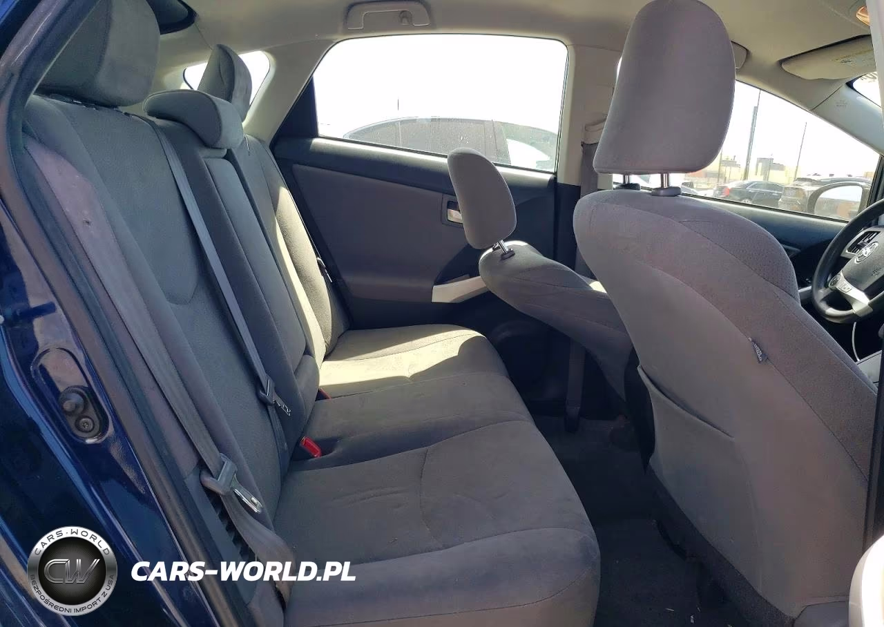 2014 Toyota Prius Three VIN:JTDKN3DU2E1769190 - 10